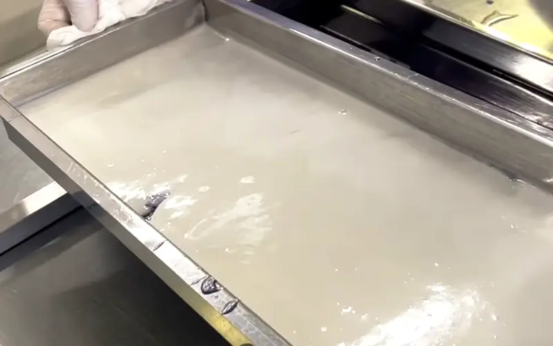 淡雪羹の製造シーン