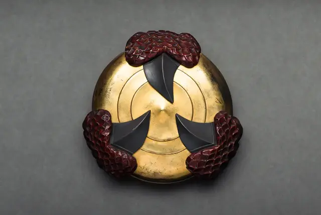 家紋「蛇玉（じゃだま）」